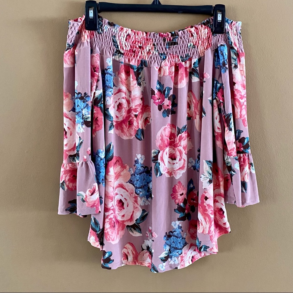 ✨ Off Shoulder Top